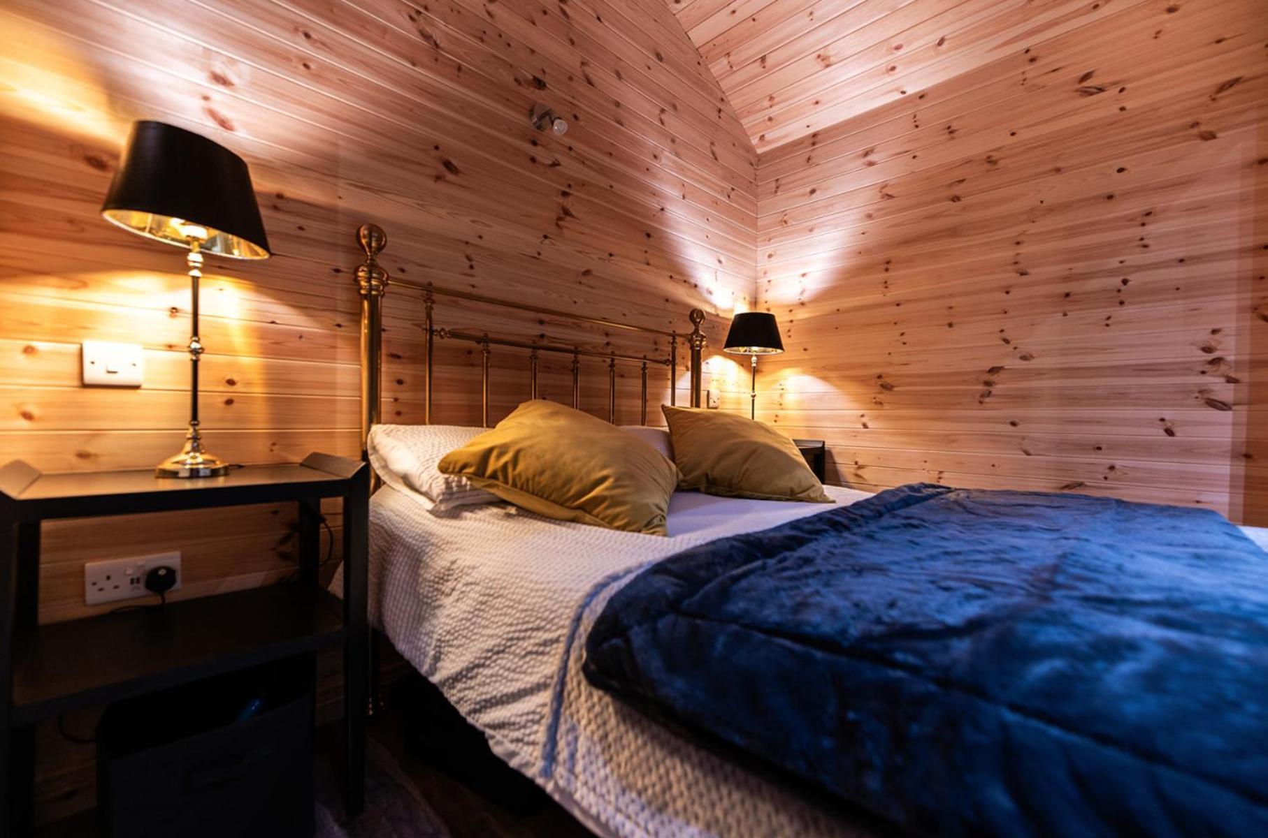 Отель The Hen Harrier - 4 Person Luxury Glamping Cabin Дангарван Экстерьер фото